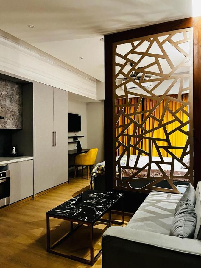 Luxe Apartment By Hey Studio'S Ghaziabad Exteriör bild
