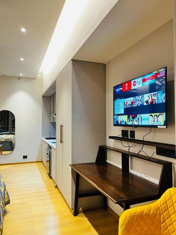 Luxe Apartment By Hey Studio'S Ghaziabad Exteriör bild