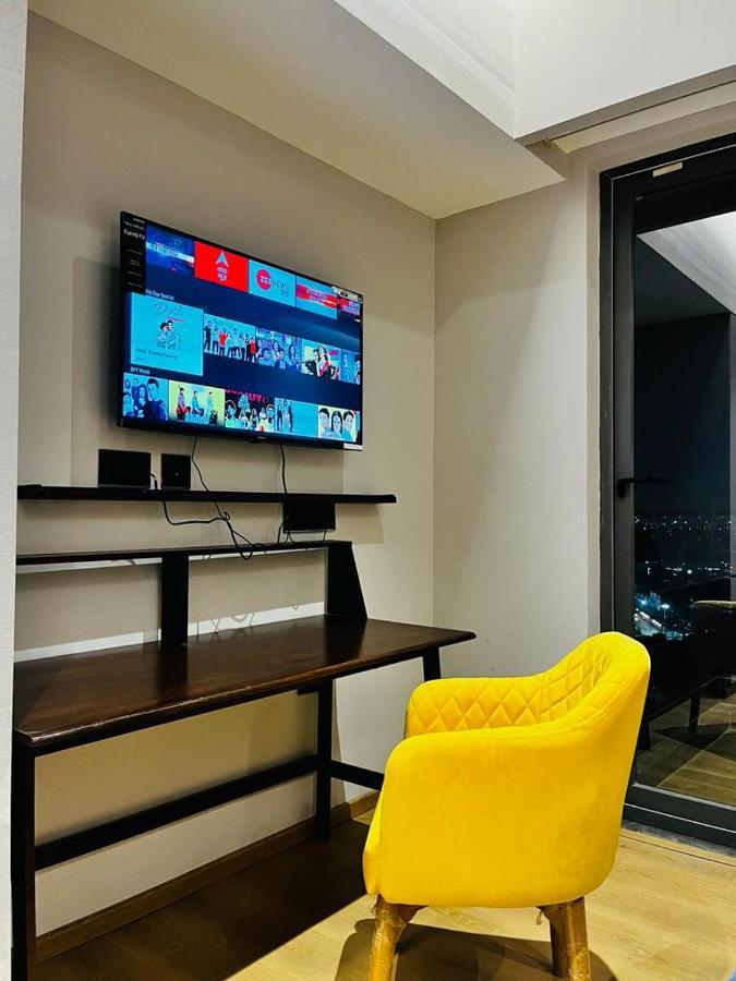 Luxe Apartment By Hey Studio'S Ghaziabad Exteriör bild