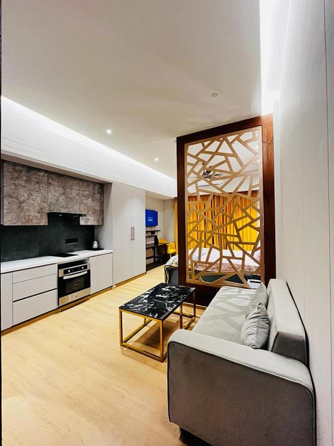 Luxe Apartment By Hey Studio'S Ghaziabad Exteriör bild