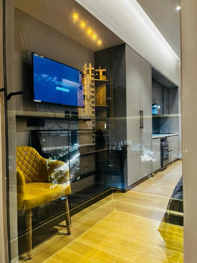 Luxe Apartment By Hey Studio'S Ghaziabad Exteriör bild