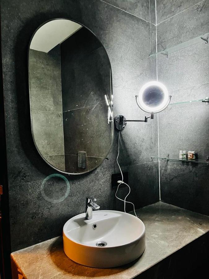 Luxe Apartment By Hey Studio'S Ghaziabad Exteriör bild